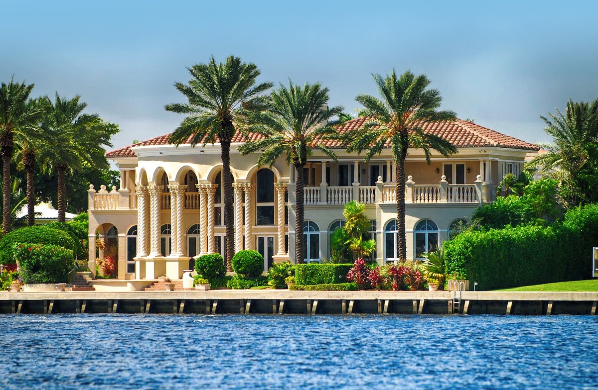 oceanfront property and award winning homes built by award winning builders and contractors